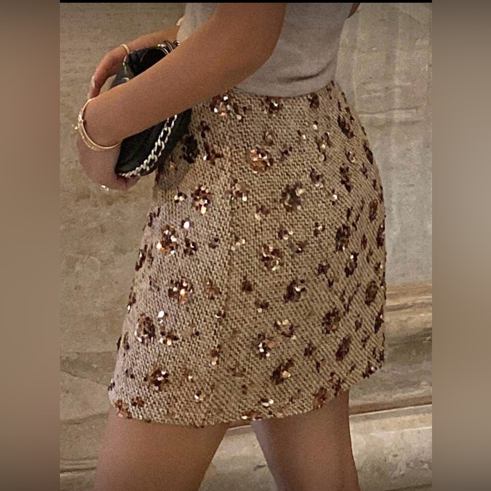 NWT Woven fabric, sequin printed skirt.  Waist  14 (28 inches) 🤎🩶🤎🩶🤎